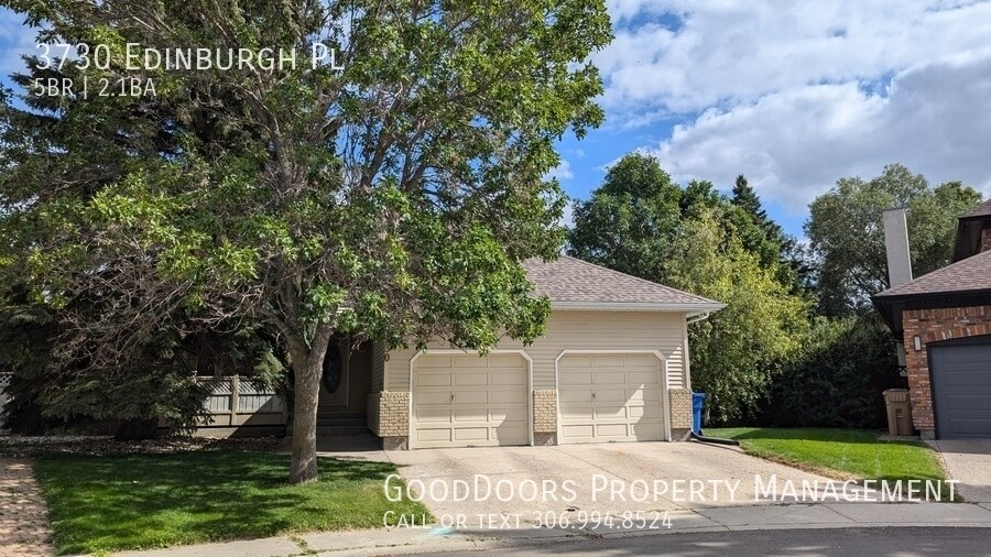 Photo principale - Charming 5-Bedroom Home with Double Car Ga...
