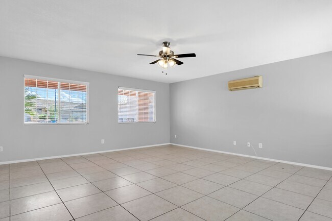 Foto del edificio - 251 Ventana Village Ln