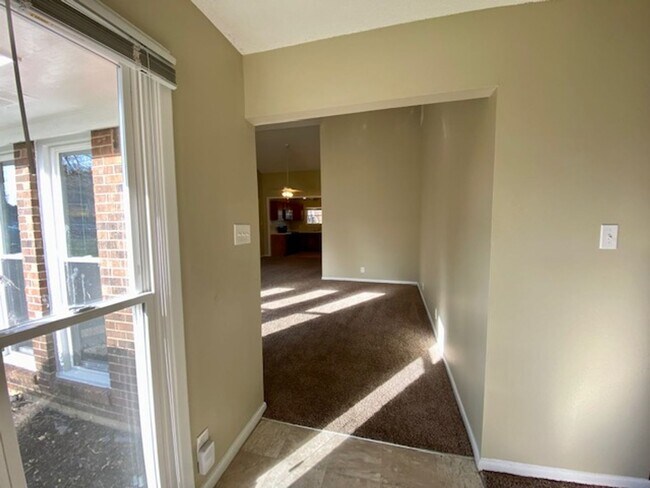 Building Photo - Wonderful 4 Bedroom 2 Bathroom Red Brick R...