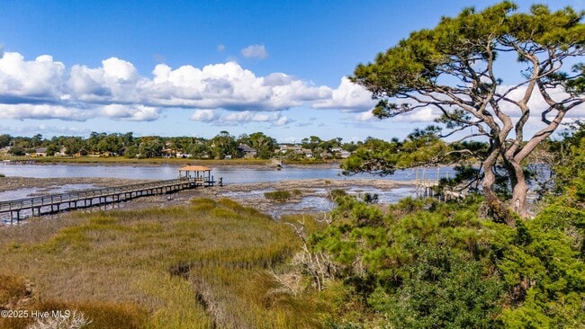 Building Photo - 1800 Bay St