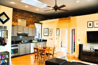 Building Photo - 163 14th St