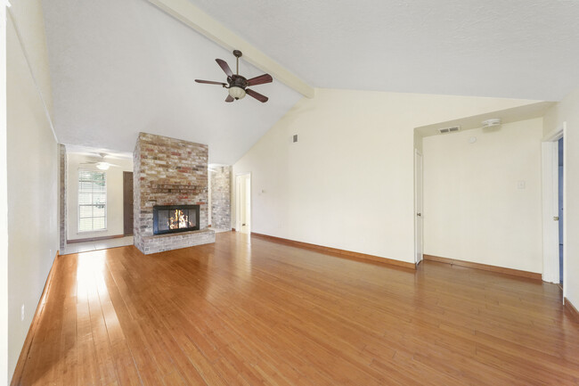 Building Photo - 16727 Royal Mile Ln