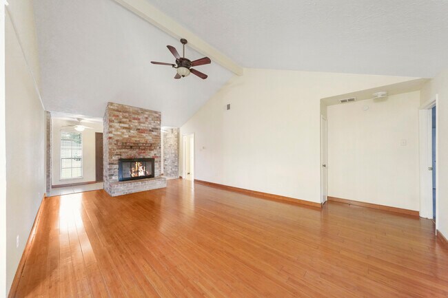 Foto del edificio - 16727 Royal Mile Ln