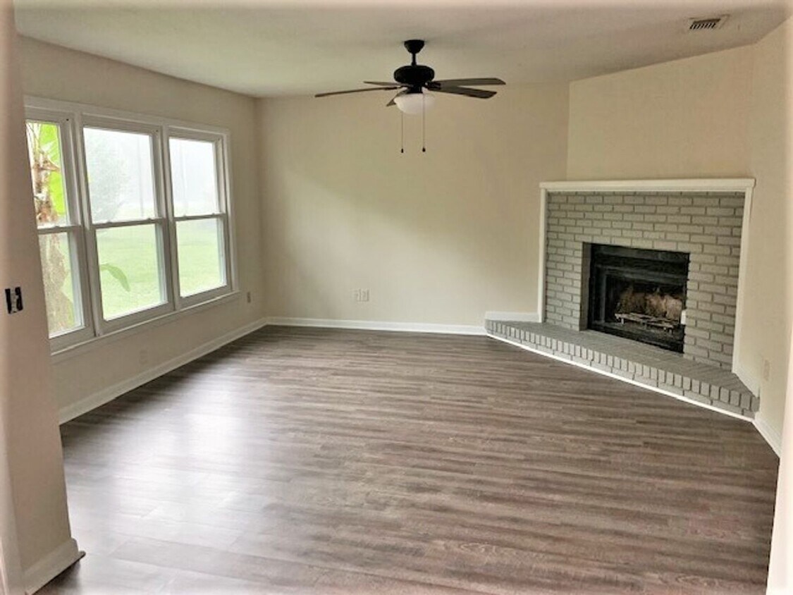 Foto principal - 201 Westbrooke Court #2