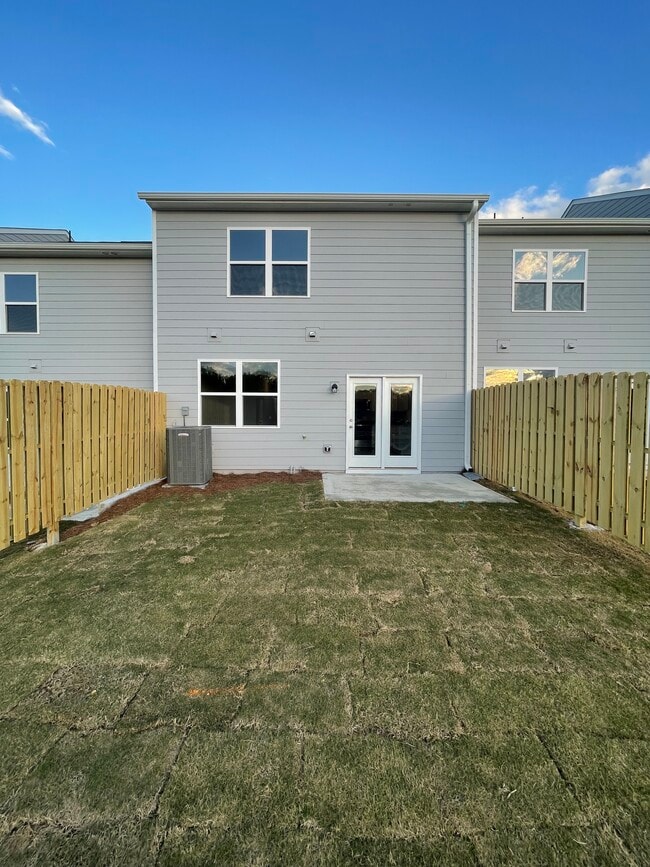 Foto del edificio - 26 Thetford Wy