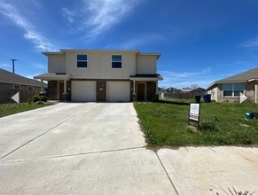 Building Photo - 1709 Castroville Trl