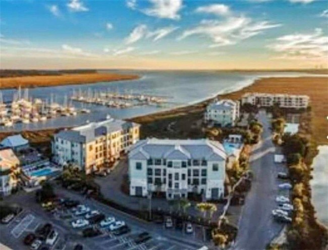 Building Photo - 311 Marina Dr
