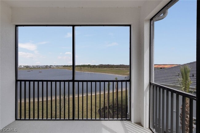 Building Photo - 15405 Grn Acrs Ave