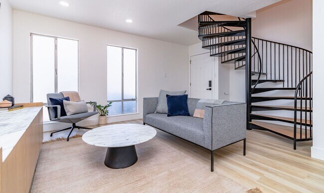 Foto del edificio - 7347 Gail Way