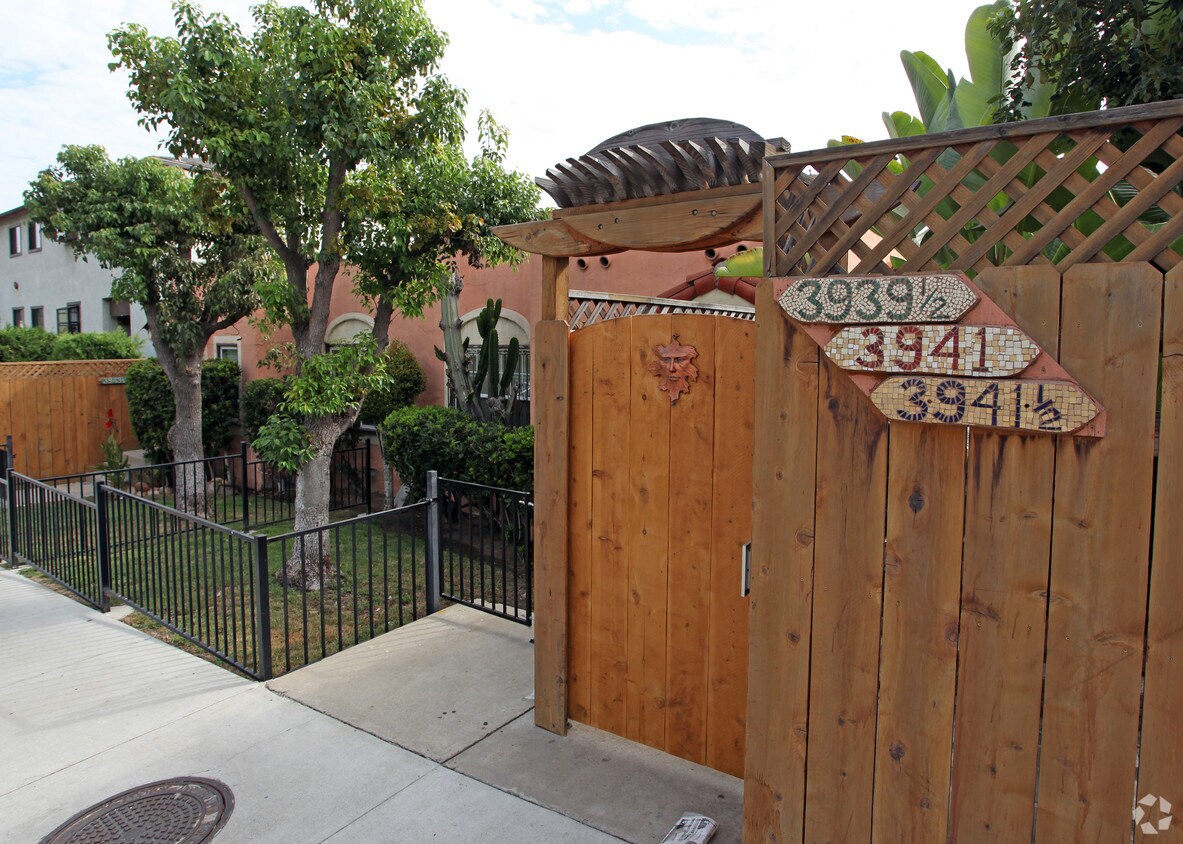 Primary Photo - 3939-3943 Florida St