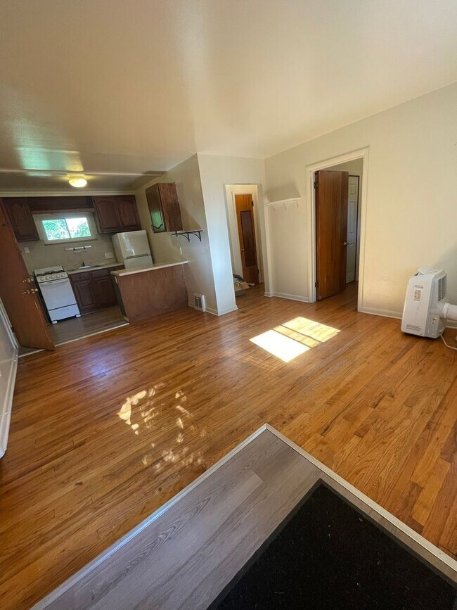 Foto del edificio - 2010/2012 Dexter Ave