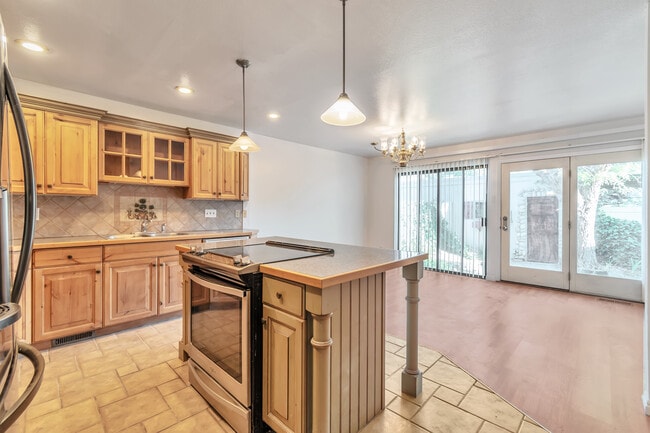 Foto del edificio - 1586 E Ventnor Ave