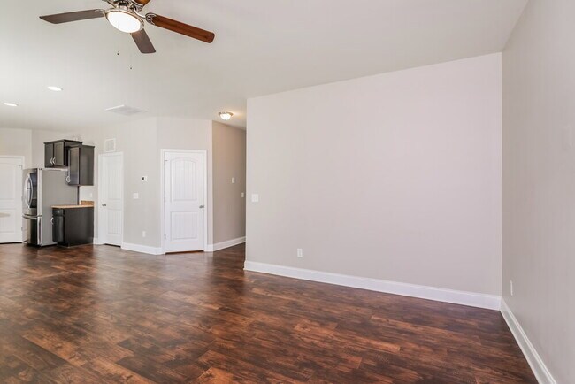 Foto del edificio - 3417 Snowberry Dr