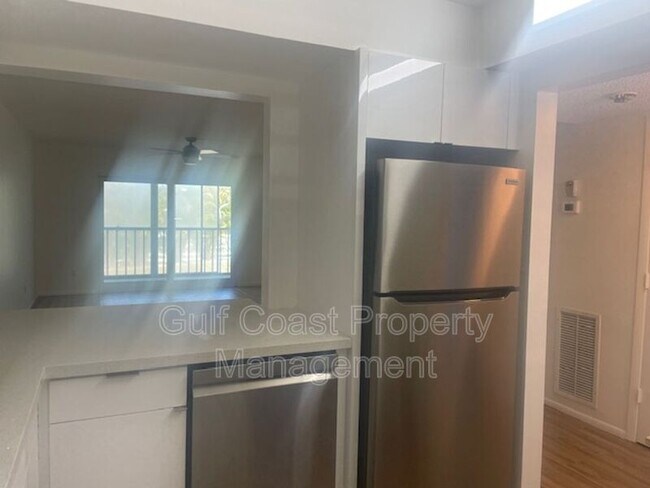 Foto del edificio - 1540 Glen Oaks Dr E