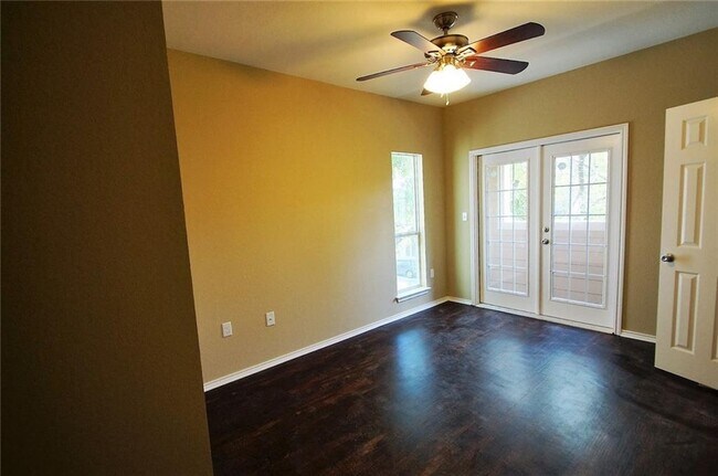 Building Photo - 3205 Speedway