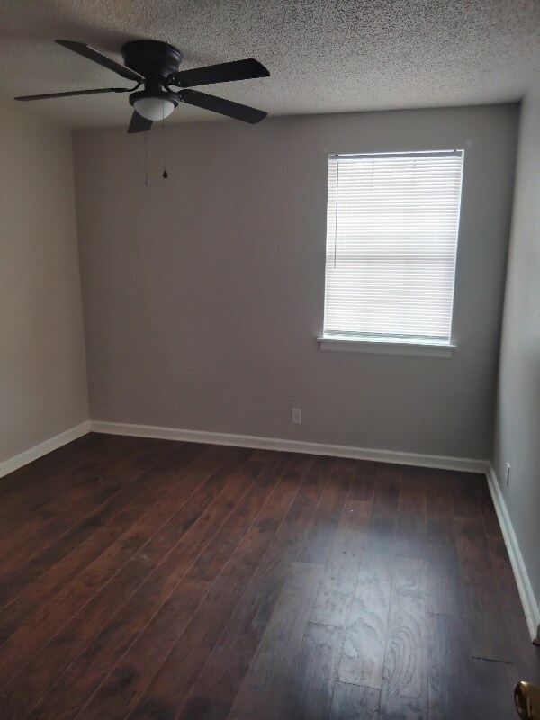 Foto del edificio - 3705 Brickmont Dr