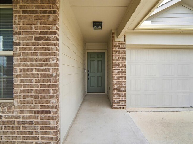 Foto del edificio - 21412 Wilmiller Ln