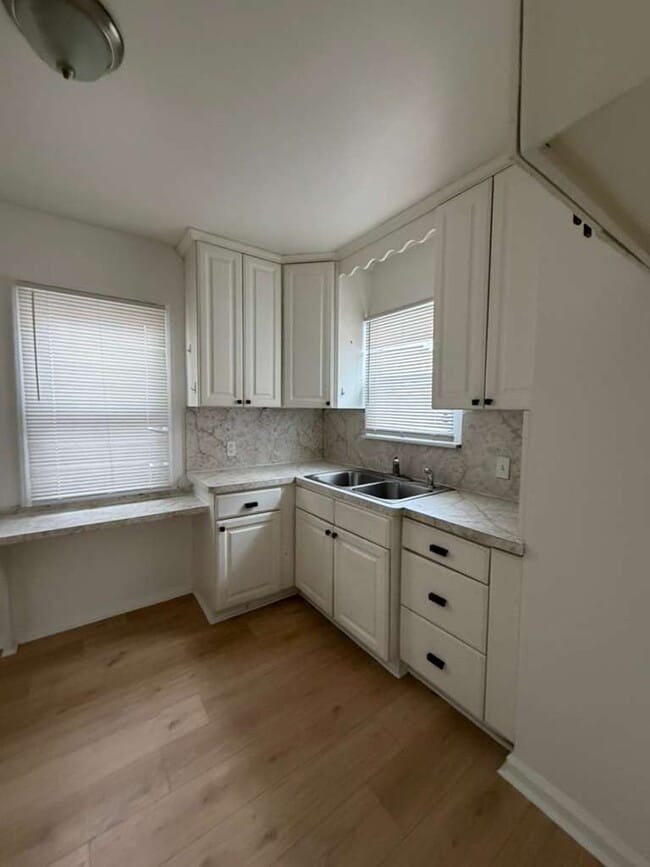 Foto del edificio - 16200 Littlefield St