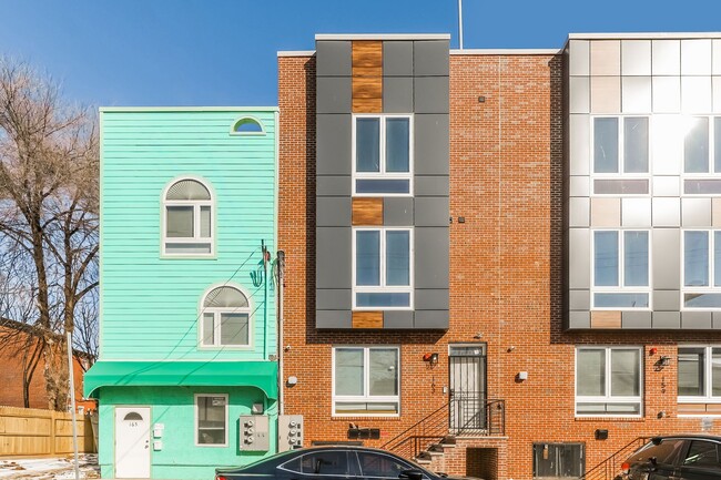 Building Photo - 163 W Cumberland St