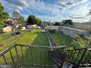 1016 W Main St