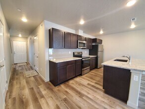 Building Photo - 5701 W Albany Pl