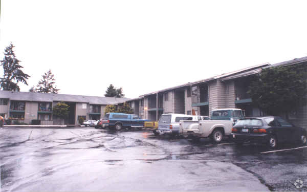 Foto del edificio - Crown East Apartments