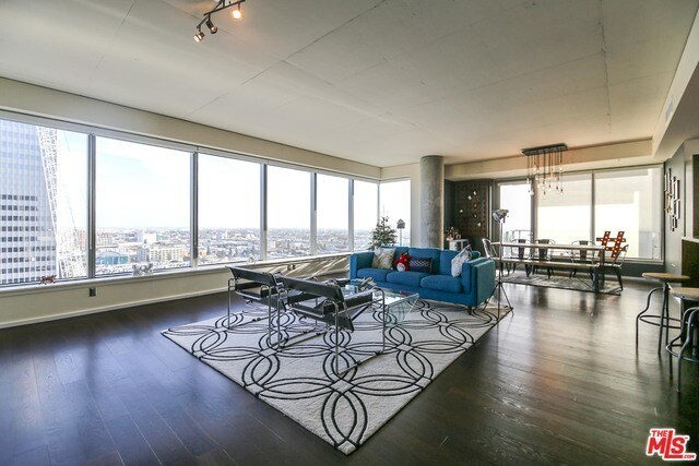 Foto principal - 1155 S Grand Ave