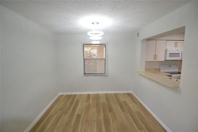 Building Photo - 3399 Mermoor Dr