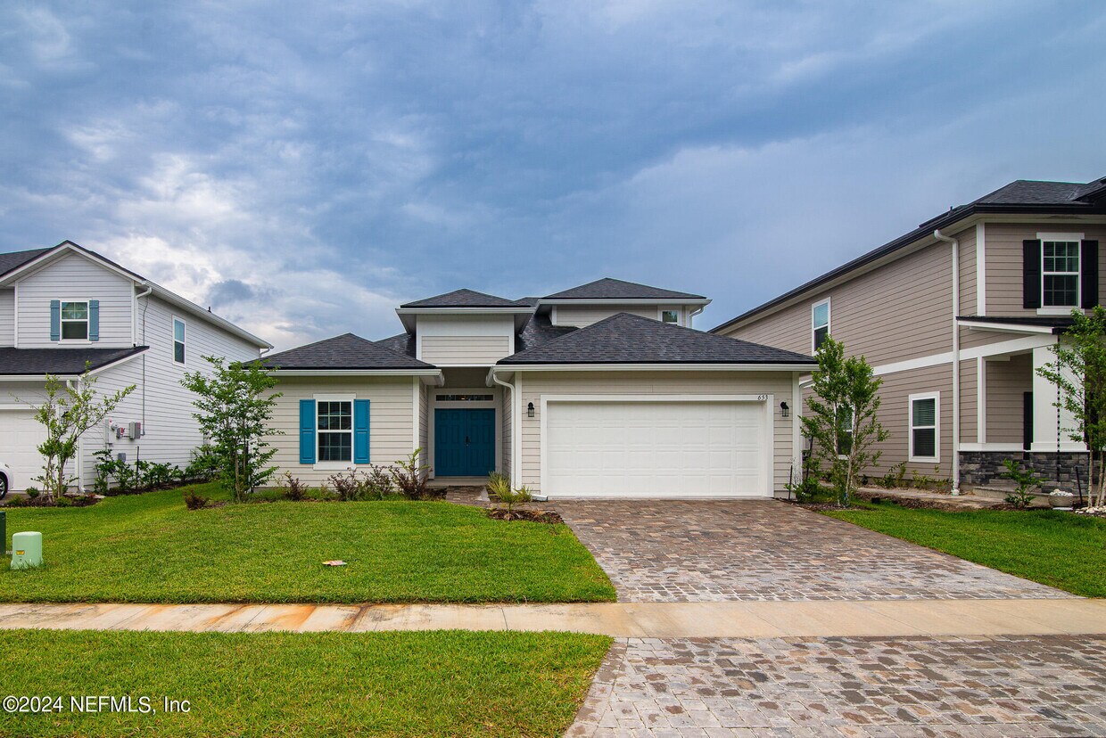 Primary Photo - 653 Watervale Dr