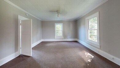 Building Photo - 808 7th St NW