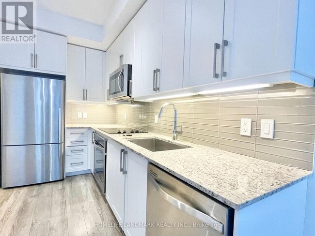 Photo du bâtiment - 9608-19608 Yonge St