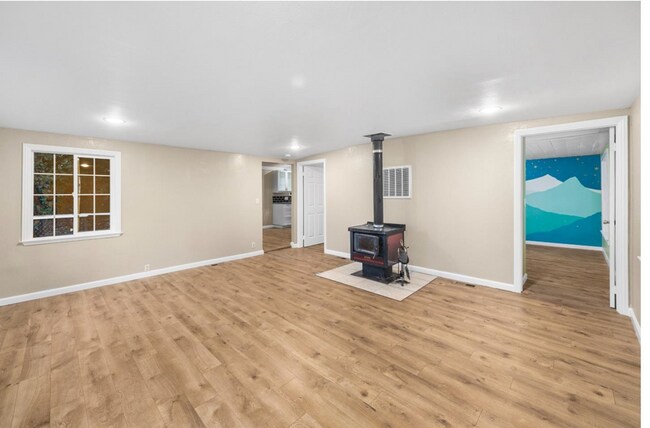 Foto del edificio - 10229 Redwood Dr