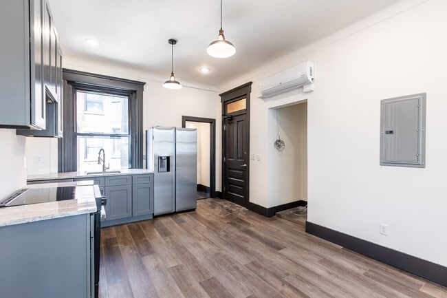 View to entry - 728 E McMillan St