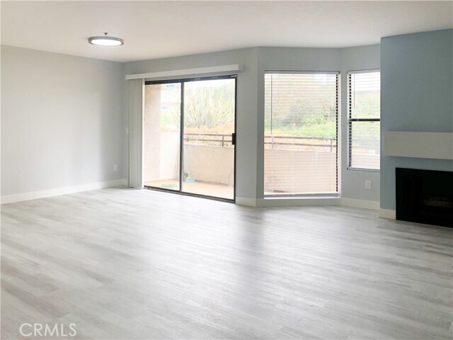 Building Photo - 220 Nice Ln