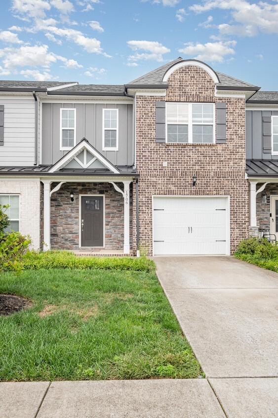 Foto principal - 1706 Lone Jack Ln