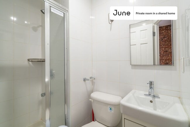Foto del edificio - Room in Shared 4 bed/4 bath home in Midtown East