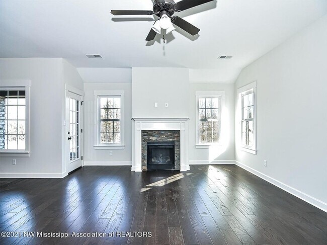 Foto del edificio - 8643 Clark Ave