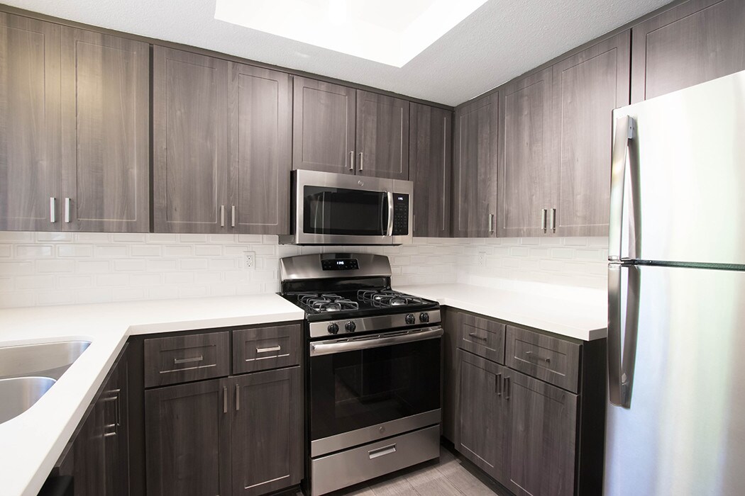 Hensley at Corona Pointe Apartments Apartments Corona, CA