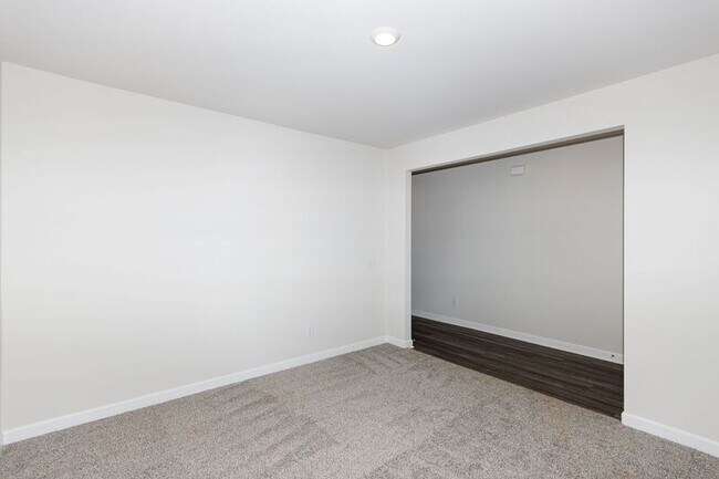 Building Photo - 677 Grays Creek Rd