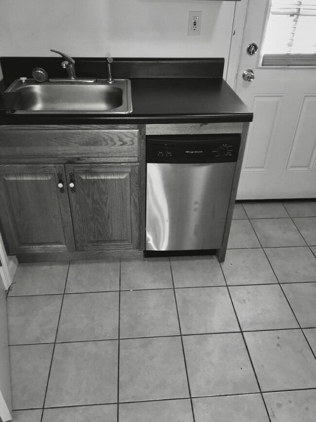 Photo - 107 S 12th St Apartment