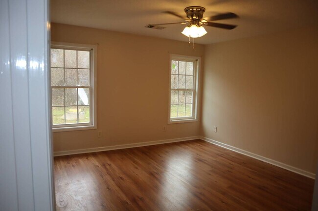 Building Photo - Harris County - 2 bedroom 2 bath with garage