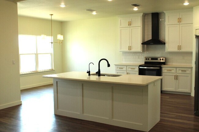 Foto del edificio - 125 Middleton Ln