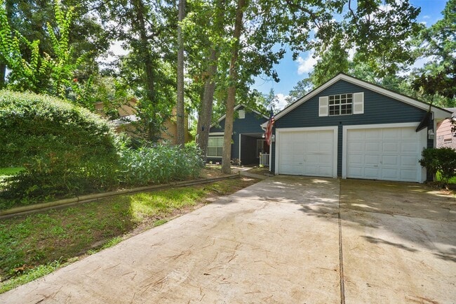 Building Photo - 3218 Lake Stream Dr