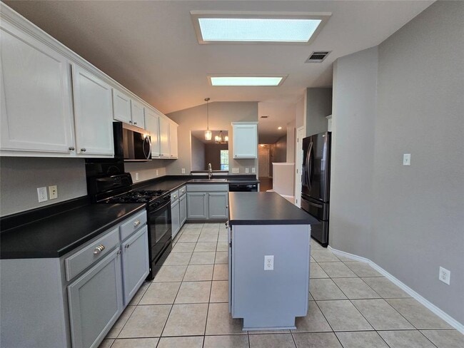 Building Photo - 14309 Ballycastle Trail