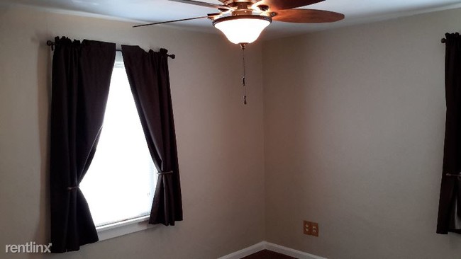 Building Photo - 1 br, 1 bath House - 1759 Oakwood Ave.