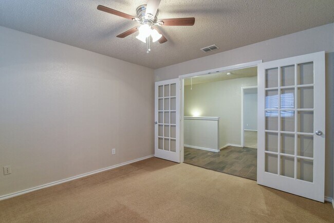 Foto del edificio - Large S. Arlington Home