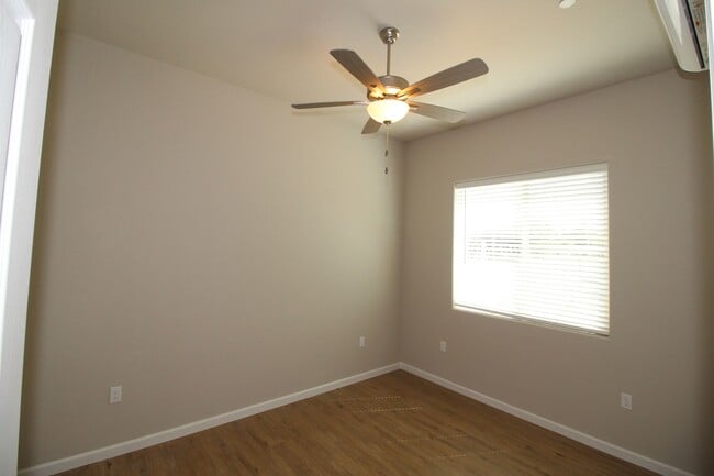 Foto del edificio - 2343 N Arthur Ave