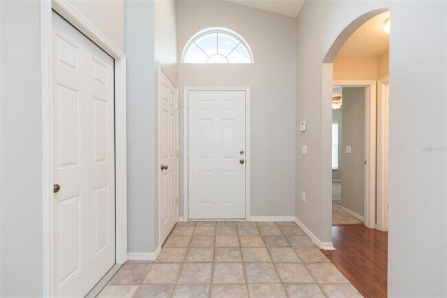 Building Photo - 4550 Roundview Ct