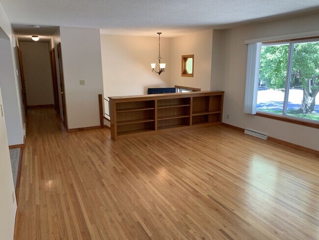 Building Photo - 1301 County Rd 42 W