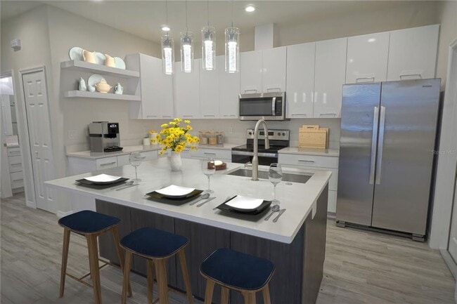 Building Photo - 4102 N Thatcher Ave